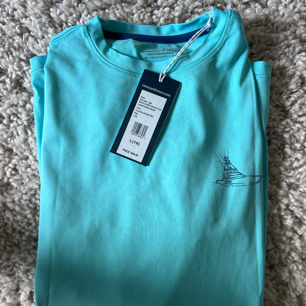 Vineyard Vines Boys performance graphic tee, size (L)16 boys.  UPF 30